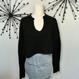 BDG Black Cropped Sweater Bell Sleeve V Neck Soft Knit Small